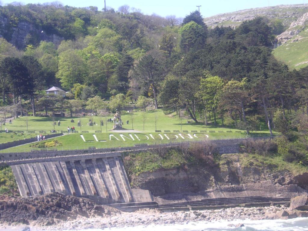 Granby House Hotel Llandudno Bagian luar foto